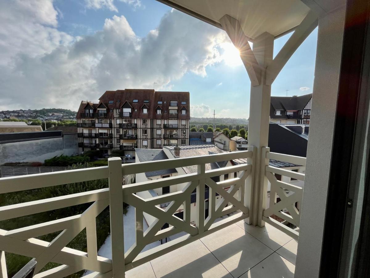 Sejour Authentique - Balcon, Parking & Wifi Ultra-Rapide Apartment Deauville Exterior photo